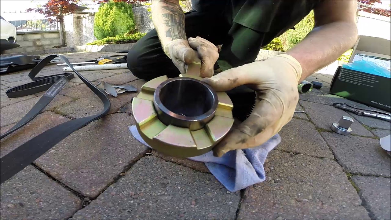 BMW 5  2006 M47 Engine Crankshaft Pulley and Fanbelts Replacement