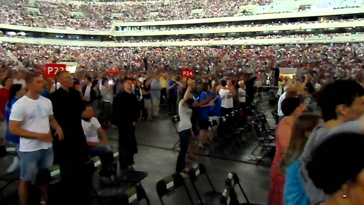 Jezus na stadionie - Uwielbienie