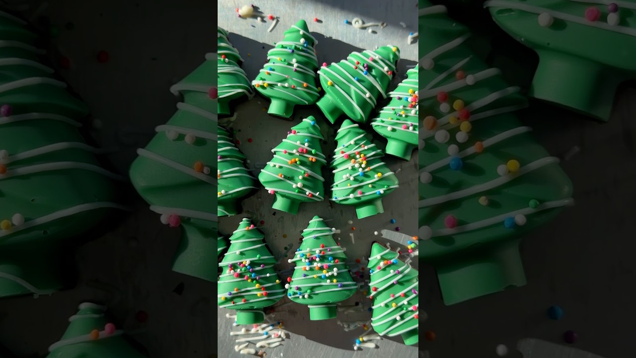 Christmas tree cookie gems!! 🎄💚 #christmascookies #christmasbaking