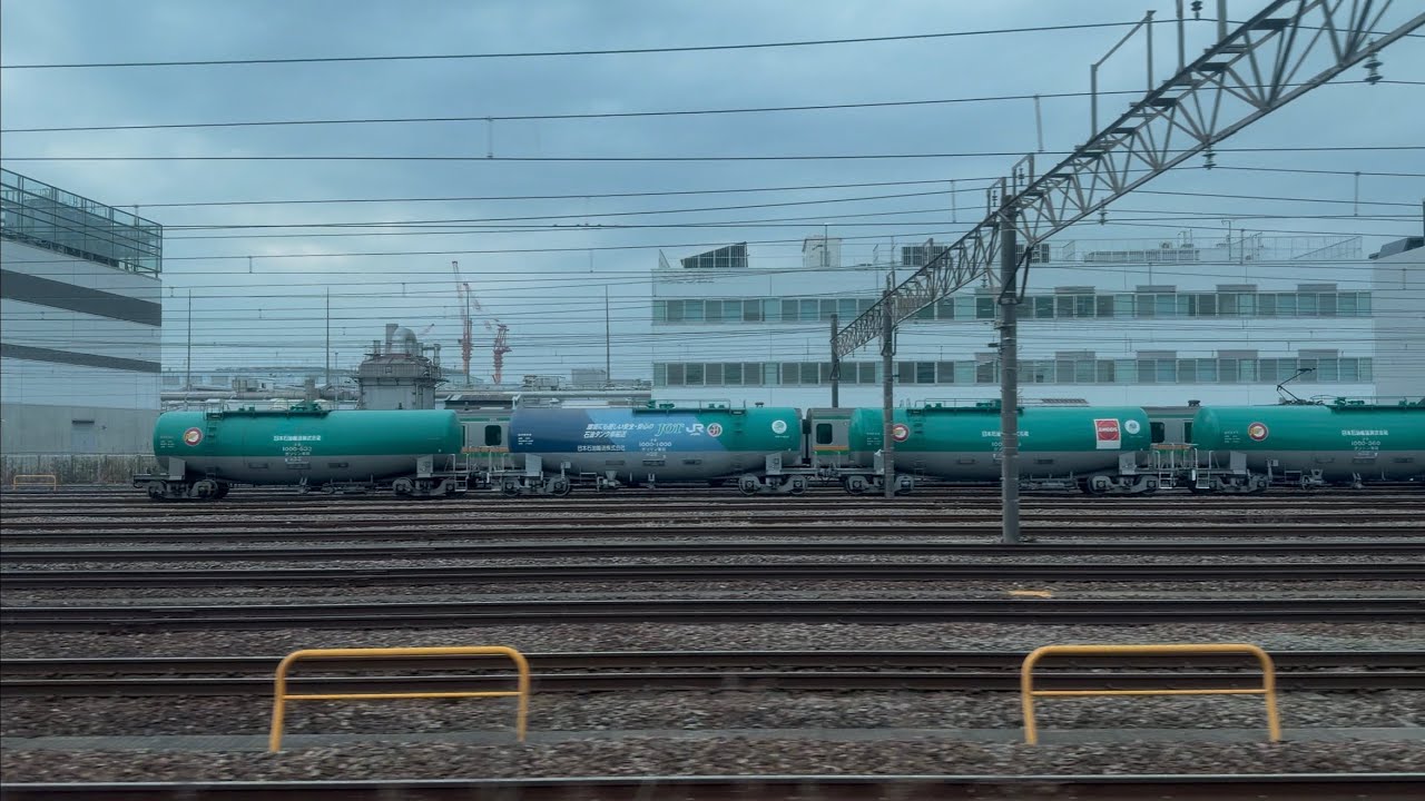 【4K高画質】割畑周辺〜新鶴見機関区〜新鶴見操車場・信号場の東側の様子（2026.2.16.14:57）E233系3000番台ｺﾂE-01編成のTK入場回送と記念タキ付きの石油輸送貨物が並んでました！