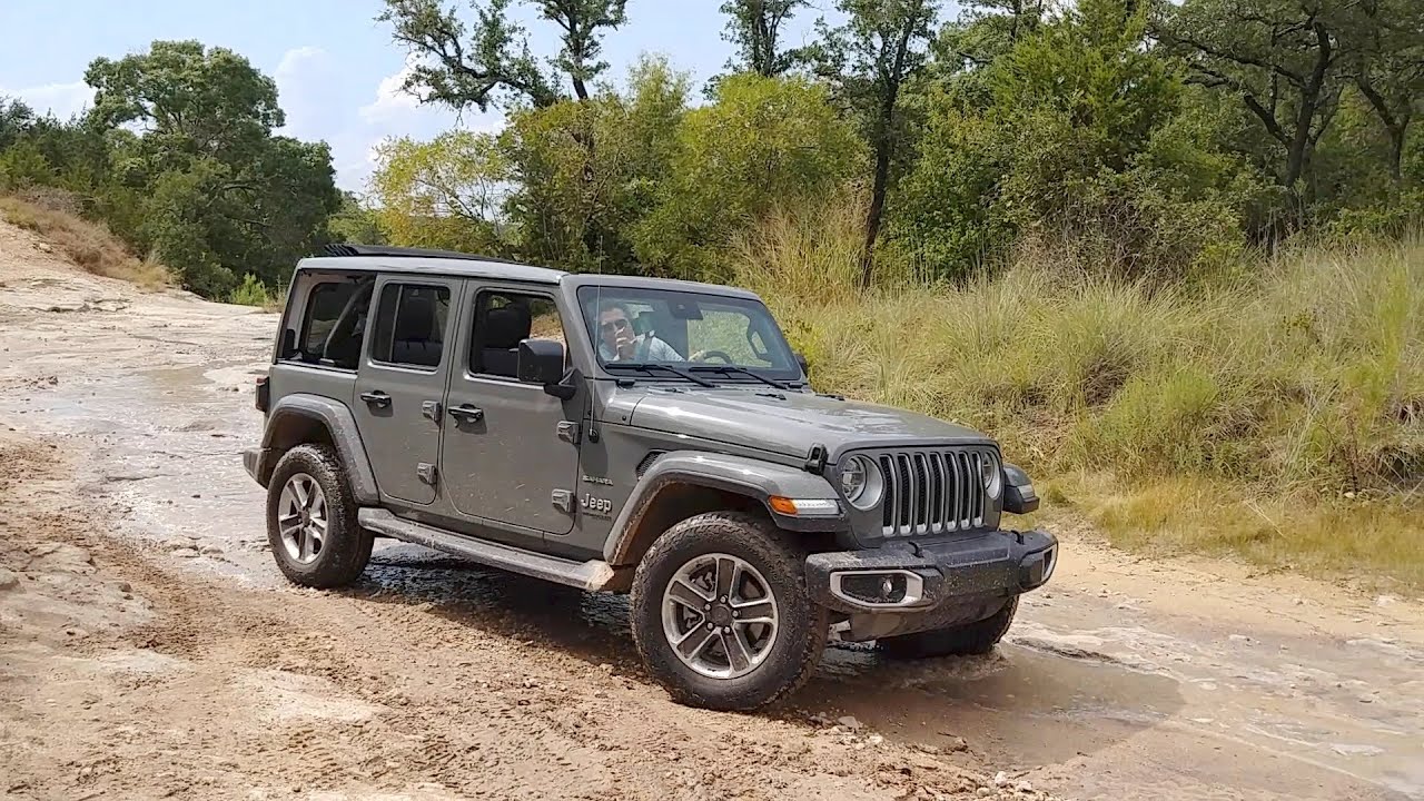 Off-Road: 2019 Jeep Wrangler Unlimited Sahara 4x4 E-Torque