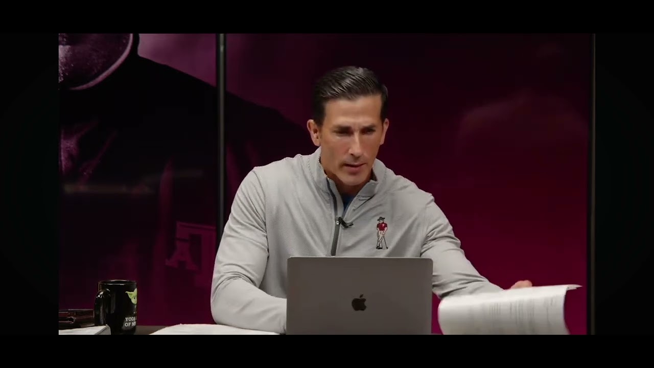 David Nu&ntilde;o being creepy at TexAgs
