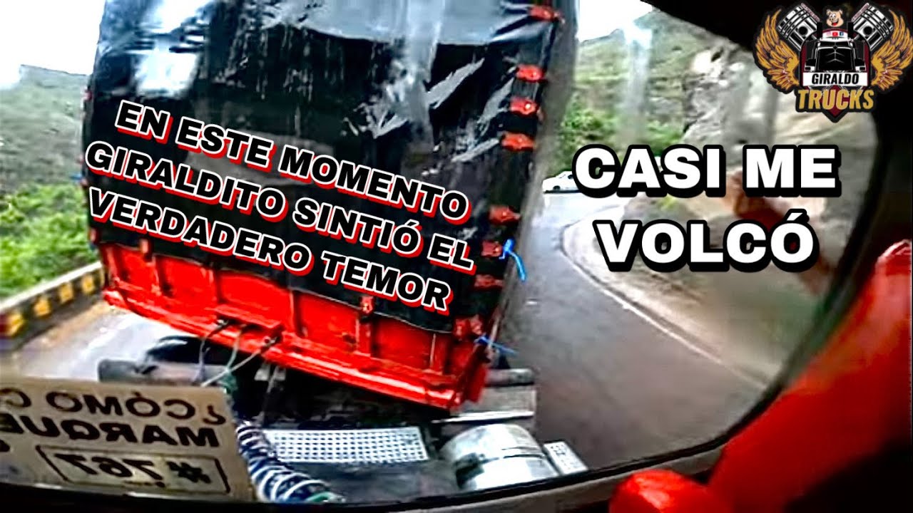 CASI NOS VOLCAMOS EN PERICONGO APARTE  EL RÍO SE ESTA  LLEVANDO LA CARRETERA