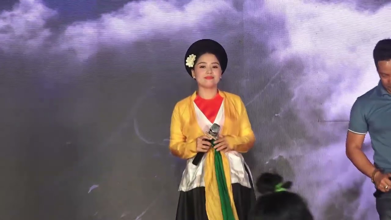 CÁC NGHỆ SỸ NHÀ HÁT CHÈO THÁI BÌNH  BIỂU DIỄN TẠI LỄ HỘI MIẾU CHÍNH LÀNG QUẢNG NẠP  10/8     2025
