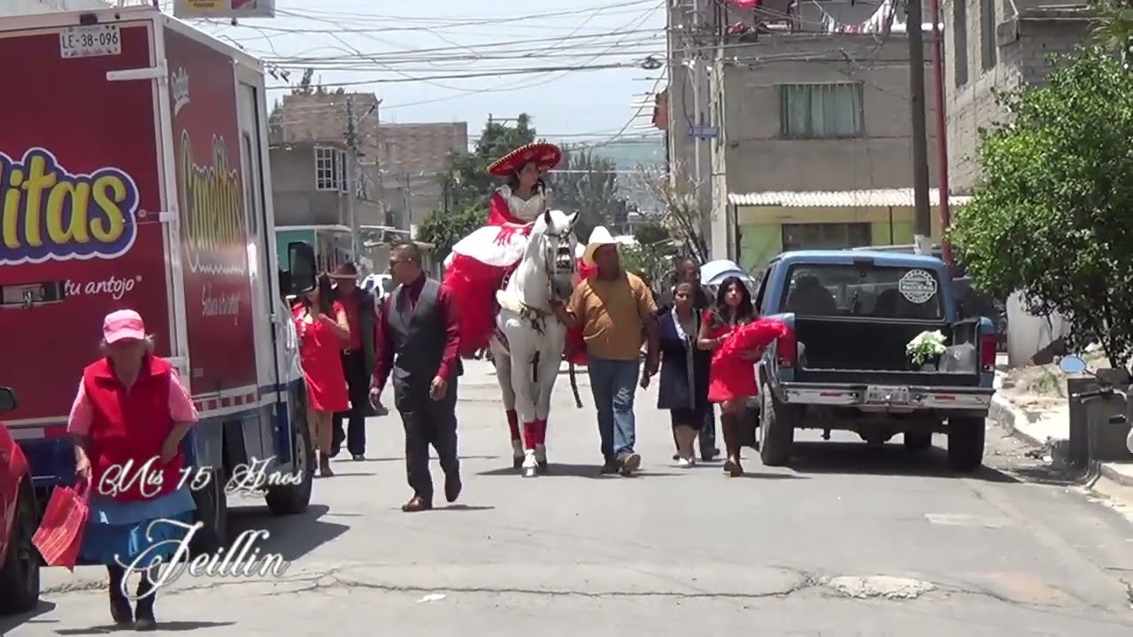Una quinceañera en caballo