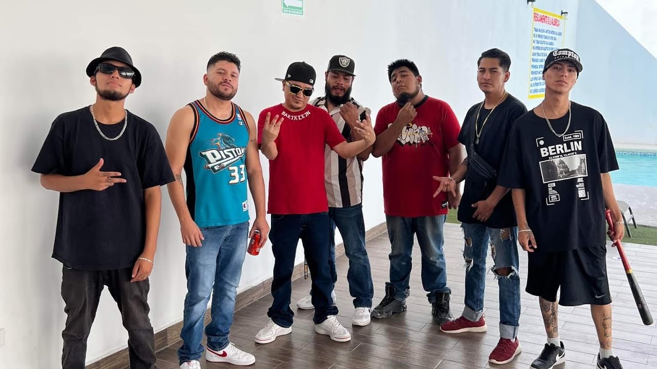 baziklein - poesía y flow- familia clandestina