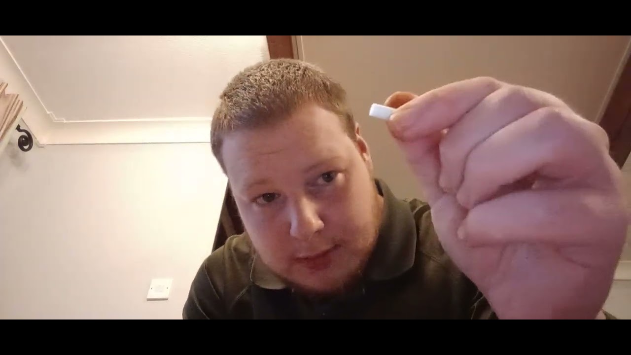 how to roll a fag using a filter and without.