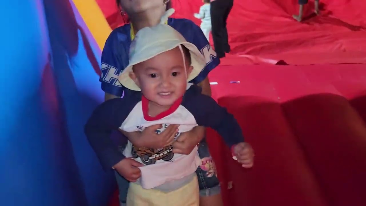 พา​ลูกชาย​มาบุญ​บ้านนาโมง​เล่นสไลเดอร์กับน้องเนยน้องนัทจ้า​