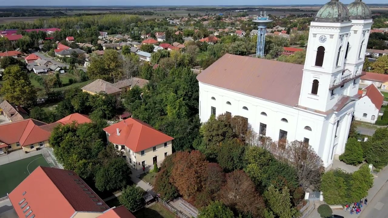 Miért költöznek egyre többen Tiszafüredre? | Drónvideó a Tisza-tóról