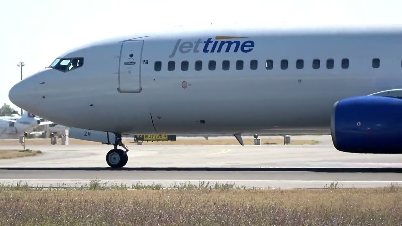 Jettime Boeing 737-8K5 at Lisbon Airport