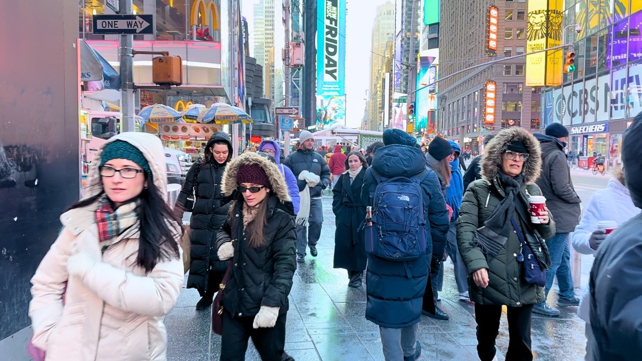NYC Freezing Temperatures Midtown Manhattan Walk 4K