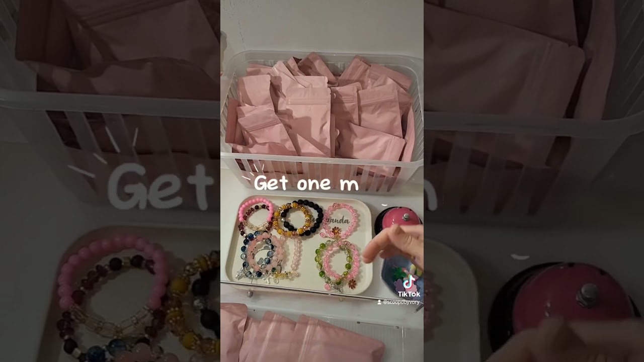 Wow! Was she lucky? How many did she get from 1 scoop? #asmr #bracelet #mysteryscoop #smallbusiness 