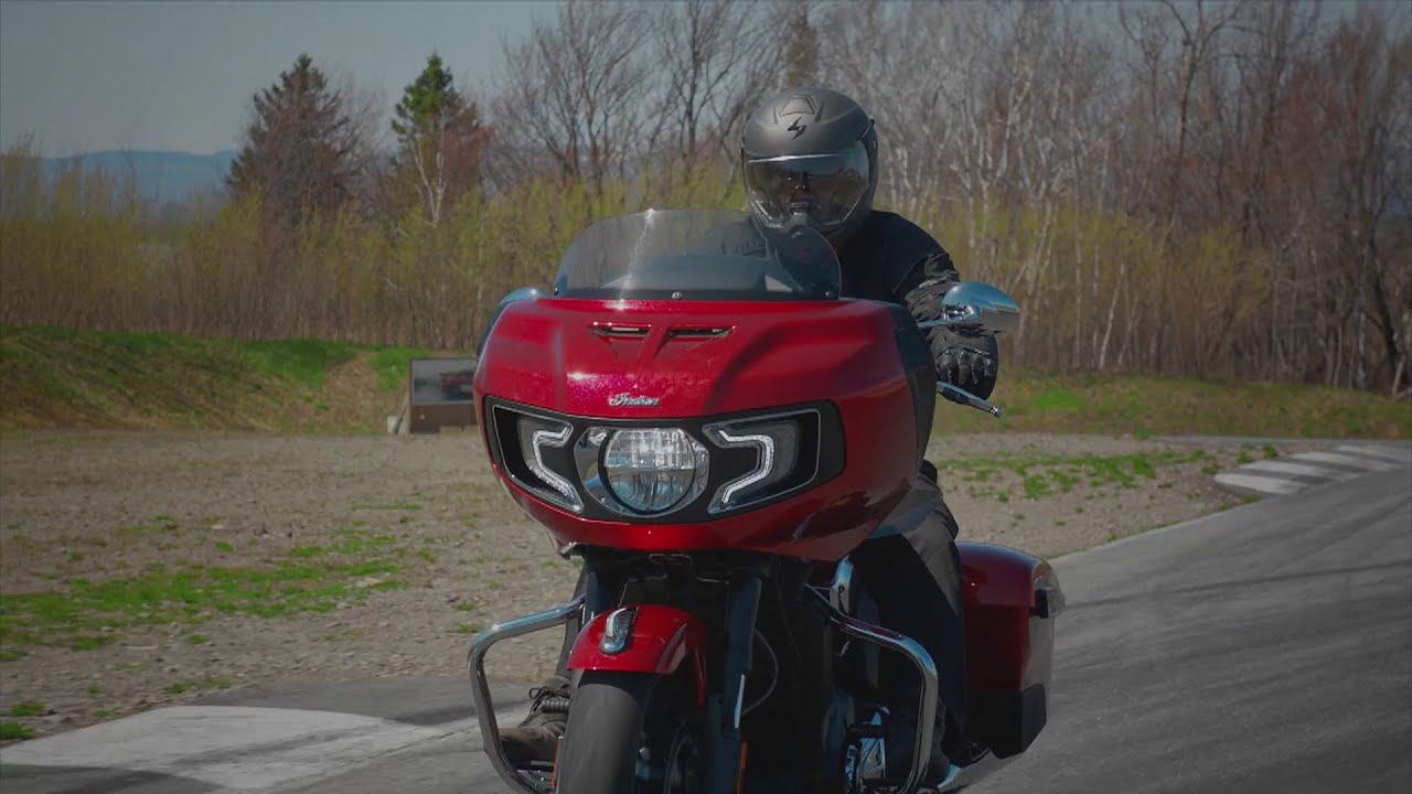 Indian Chieftain Dark Horse et Indian Challenger Dark Horse | Action moteur sport MOTO