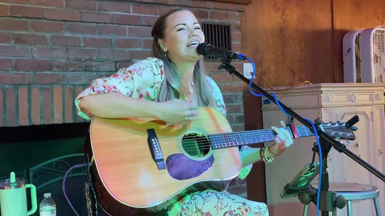Kirstie Kraus - I can’t be tied down