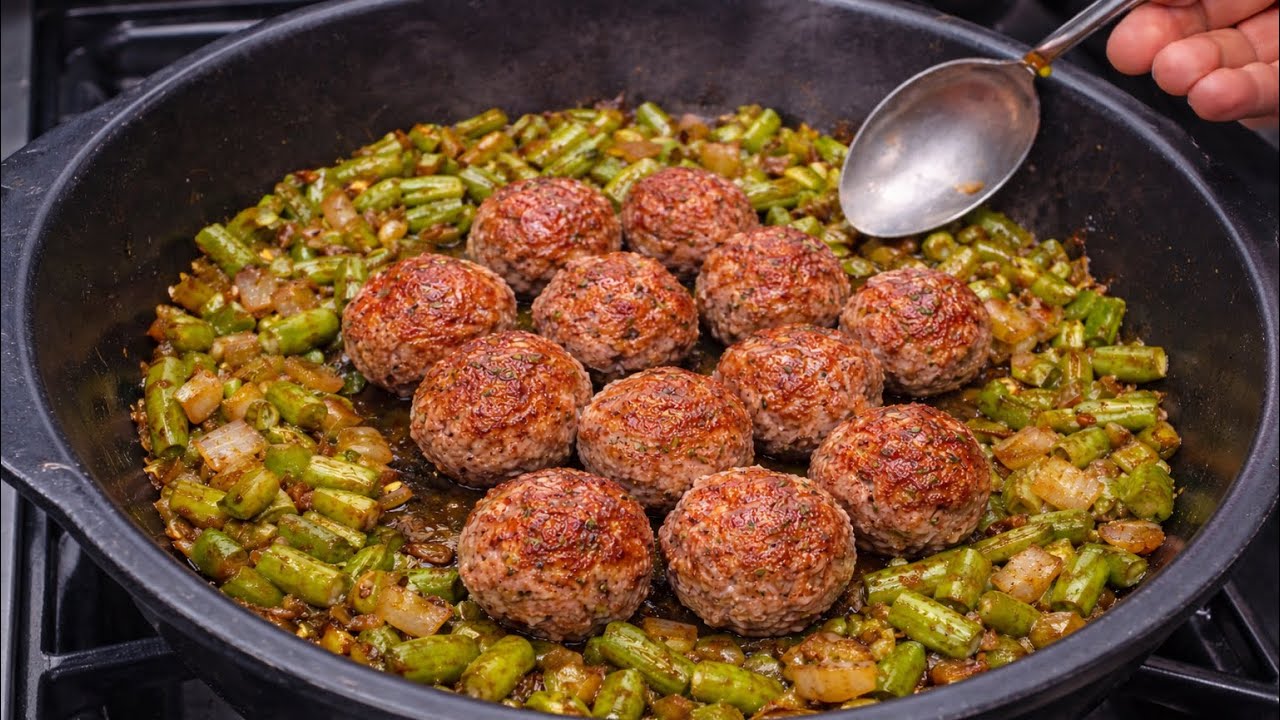 You Won’t Believe How Good This Combo Is!Meat with Green Beans 