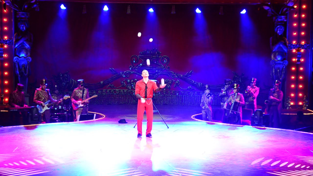 Foot-juggler Timur Kaibjanov