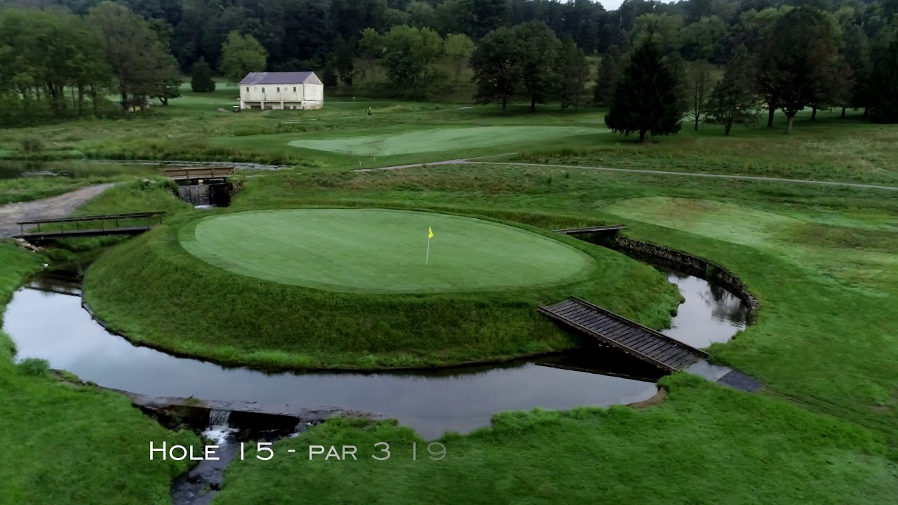 The Moat Hole - America's first island green