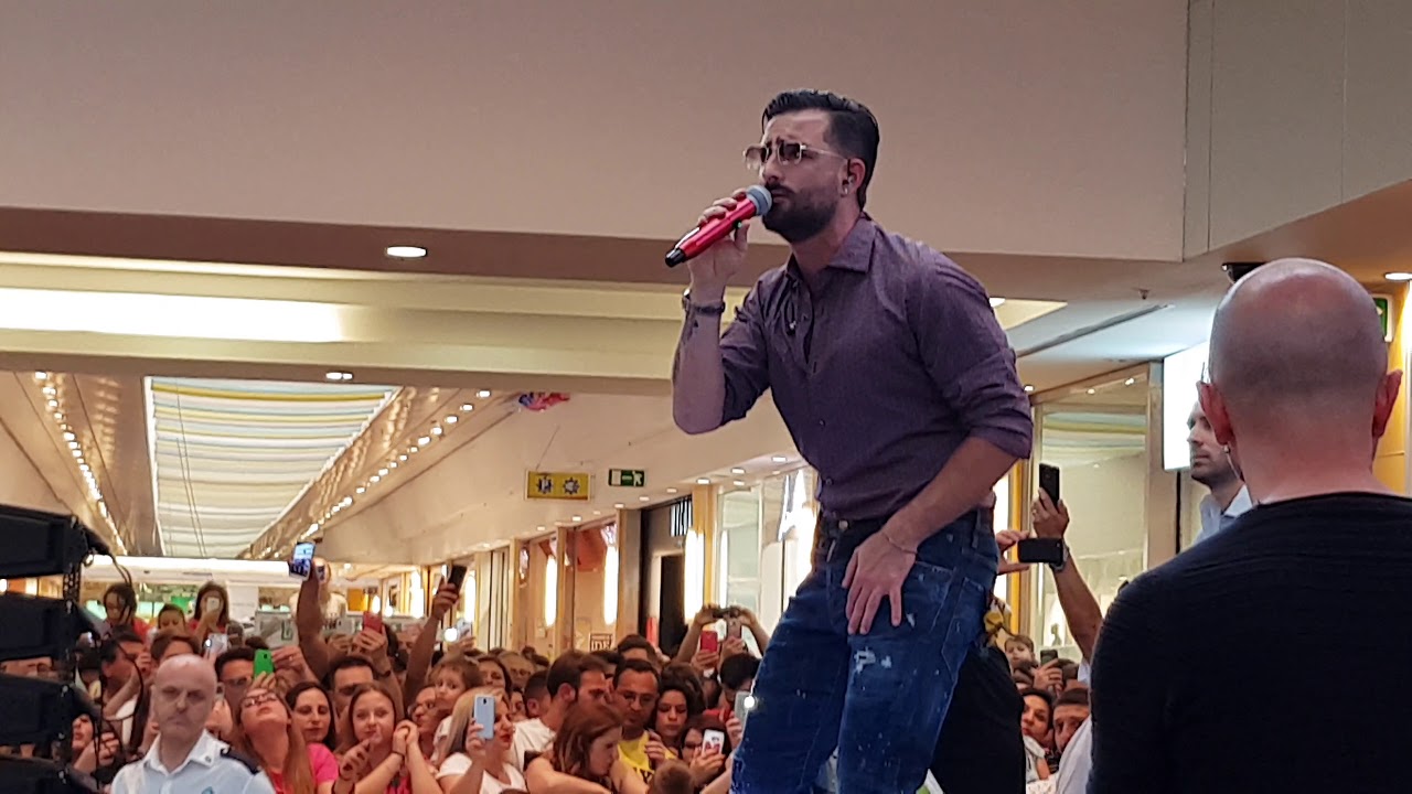 Inizio Concerto Rosario Miraggio **Dall' Anima Al Cuore** 1 Maggio 2018 Auchan Di Giugliano