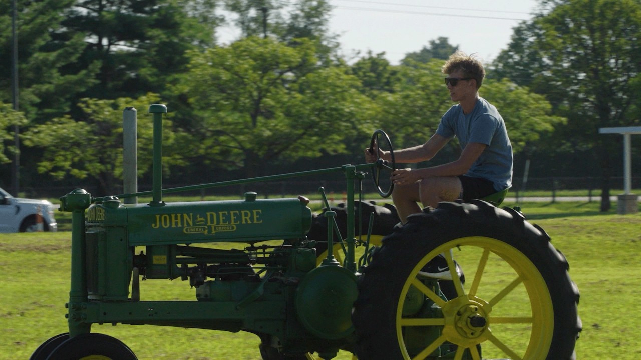 Двухцилиндровый трактор четвертого поколения! Трактор John Deere 1937 года выпуска, которым дорож...