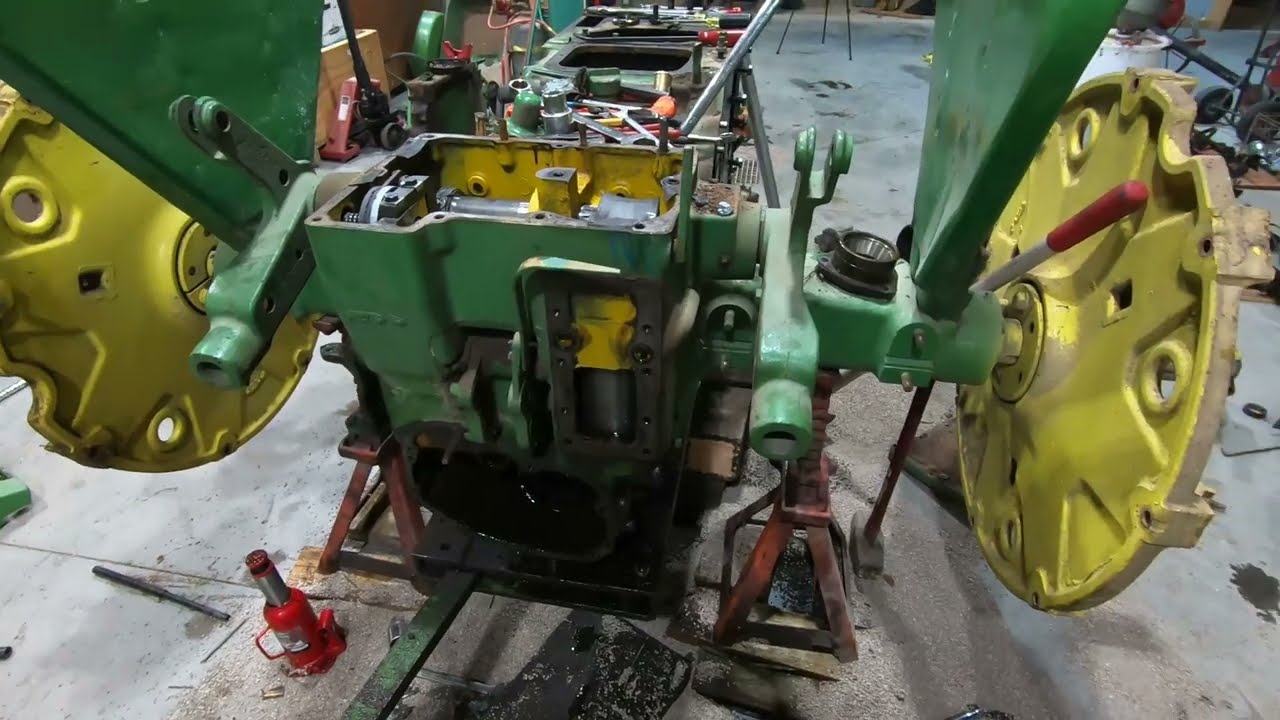 John Deere 720 Tear Down - 1956 Gas