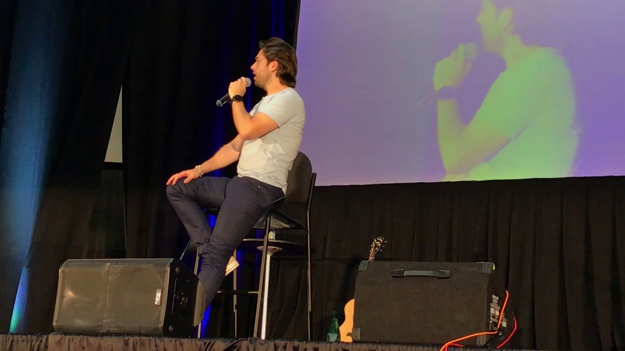 Richard Rankin Outlander Con panel