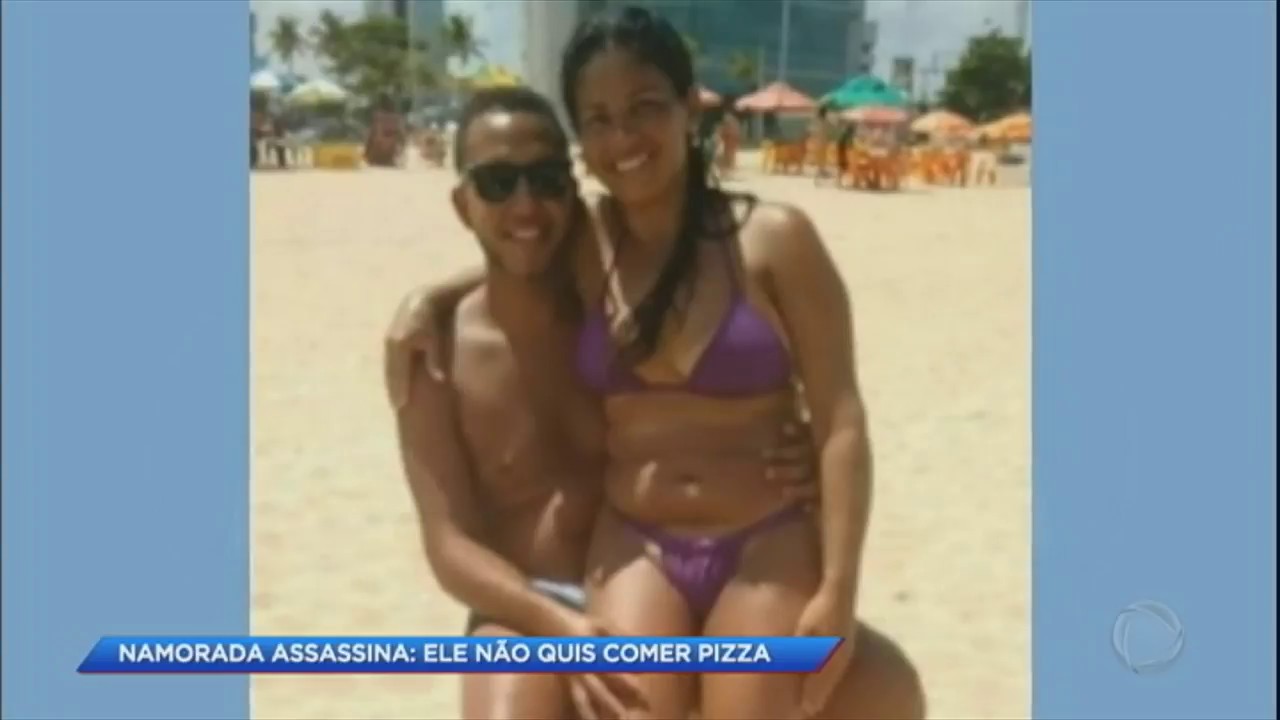 Mulher mata namorado por causa de pizza