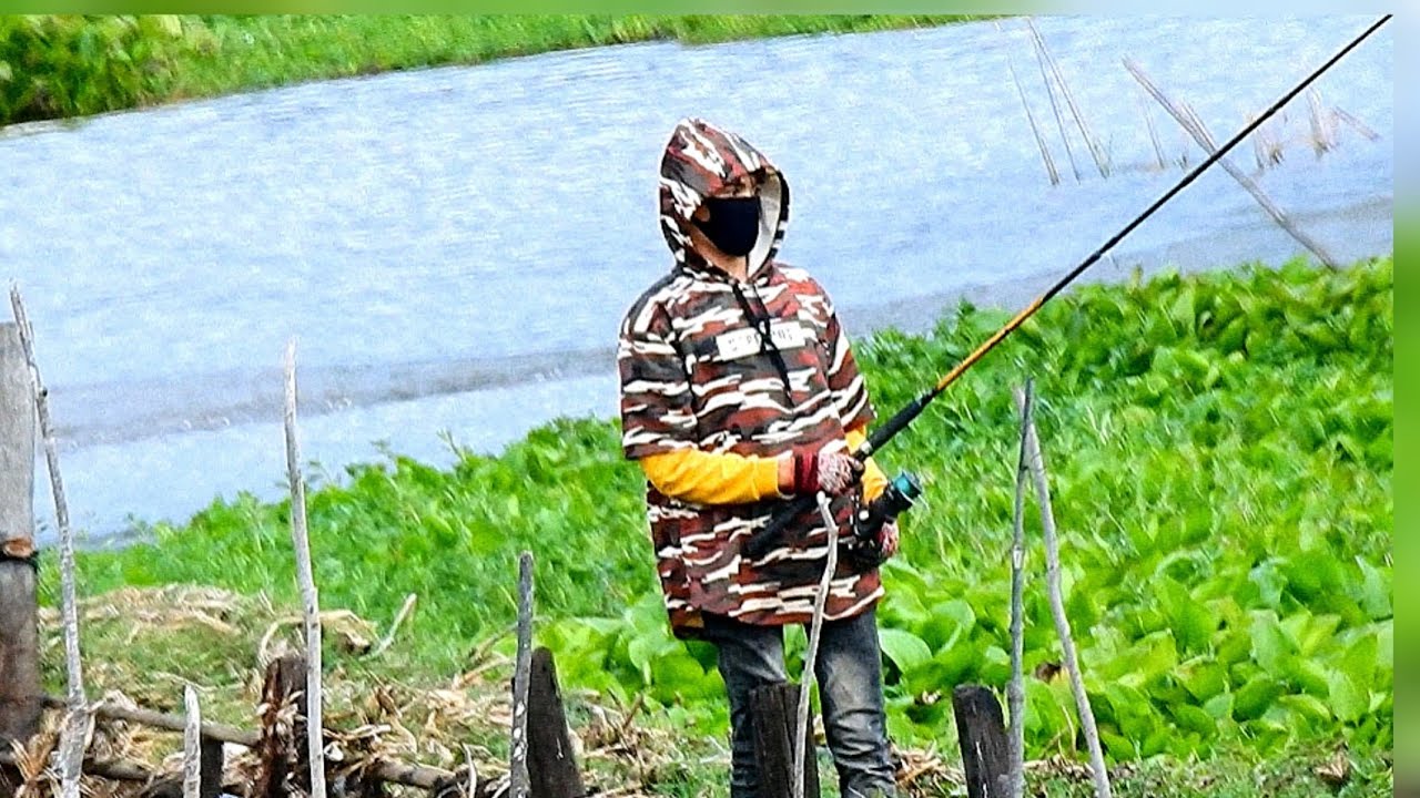 How to hook a fish in small pond nearly mountain | Natural Fishing