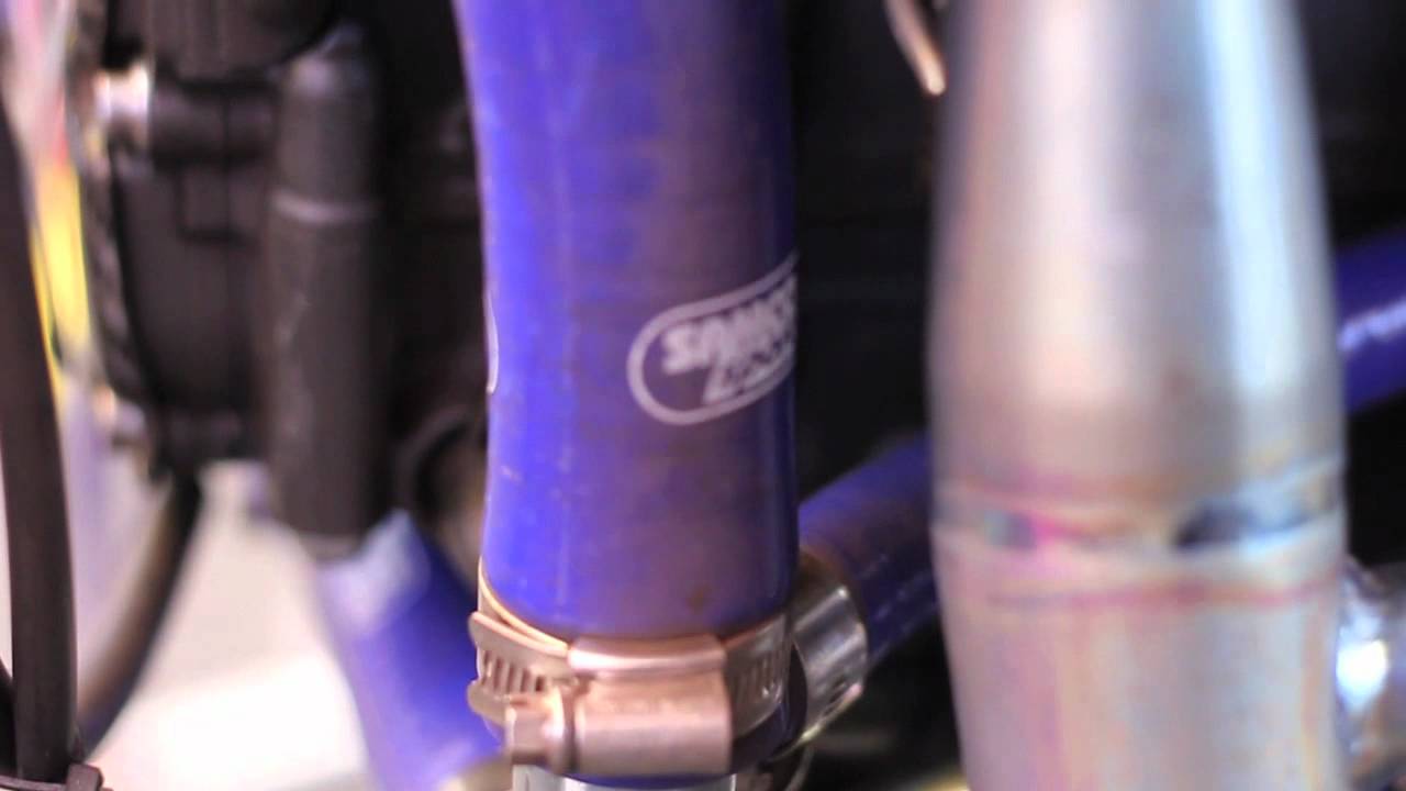 Samco Sport Red Bull Road Race Factory Yamaha R6 Formula Xtreme.mov