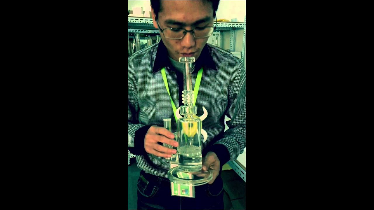 Yellow animal Sherlock bubbler glass pipes smoking waterpipes HBKING factory