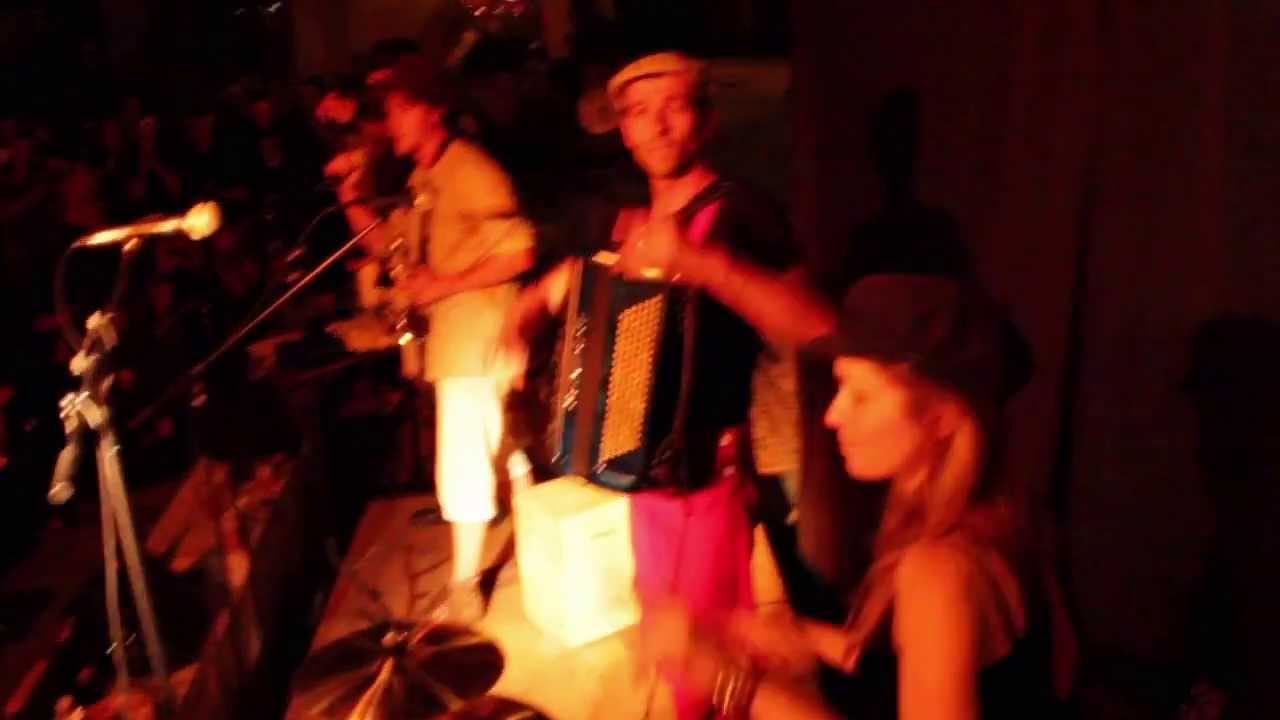 Les Doigts Tordus à L'Occitan bar