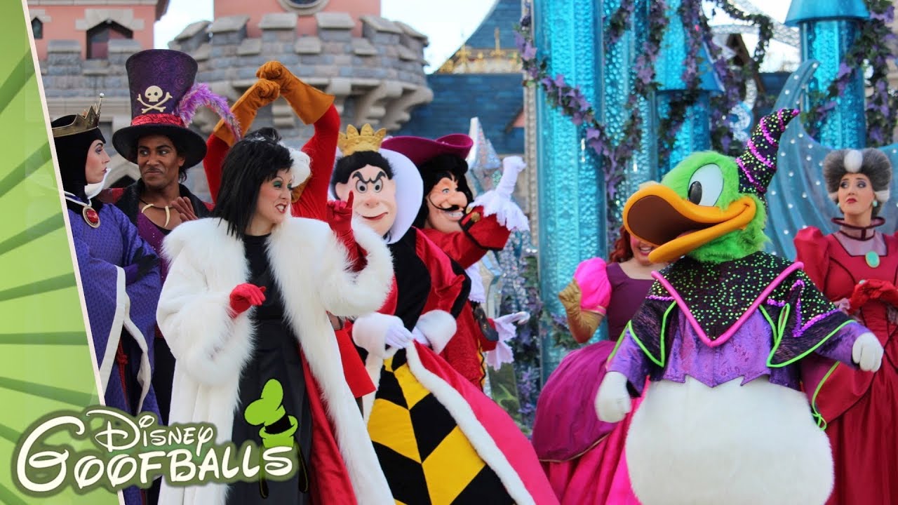It's Good To Be Bad With The Disney Villains & Donald Duck 🎃 - Halloween Disneyland Paris 2018