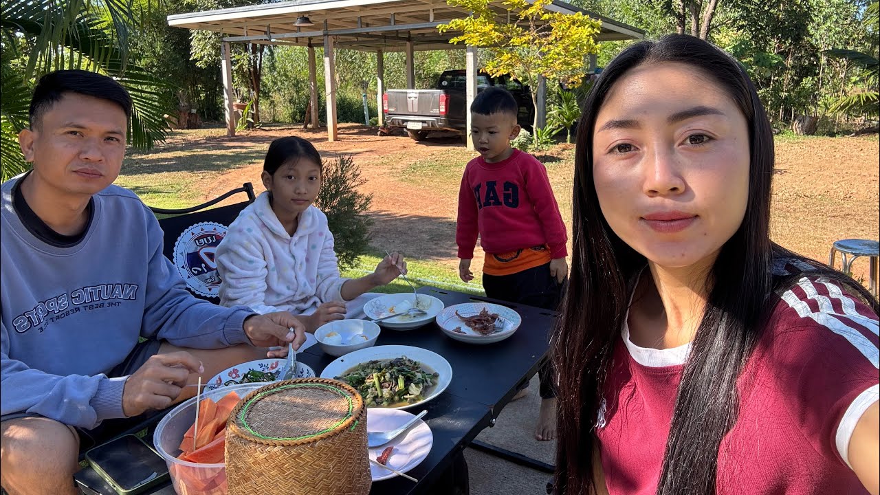 23 พฤศจิกายน 2568 สาวลาว🇱🇦 ทำเมนูมัดใจหนุ่มไทย🇹🇭￼ #เมนูฮิตในไทย🇹🇭มาแรงมากตอนนี้