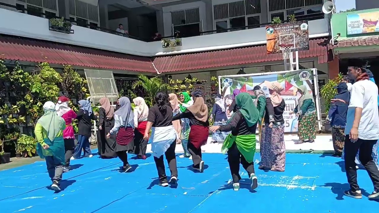 Hiburan dari Bapak/Ibu Guru SMPN 280 Jakarta saat perform di HGN pada 25 November 2025 silam.