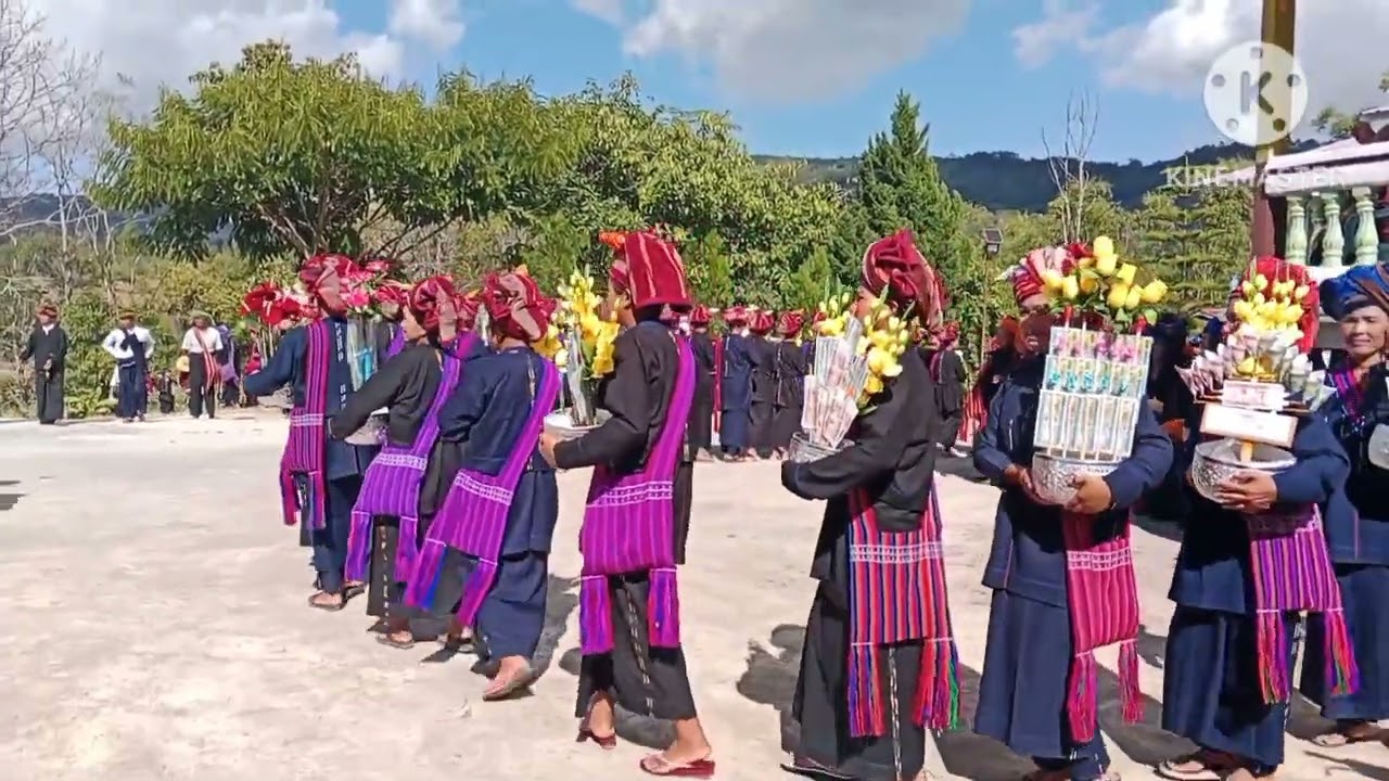 ပအိုဝ်းတို့ ဓလေ့ ရိုးရာ #သဘာဝ အကလှများဖြင့်# ပင်လောင်းနယ်တစ်နေရာ🥰