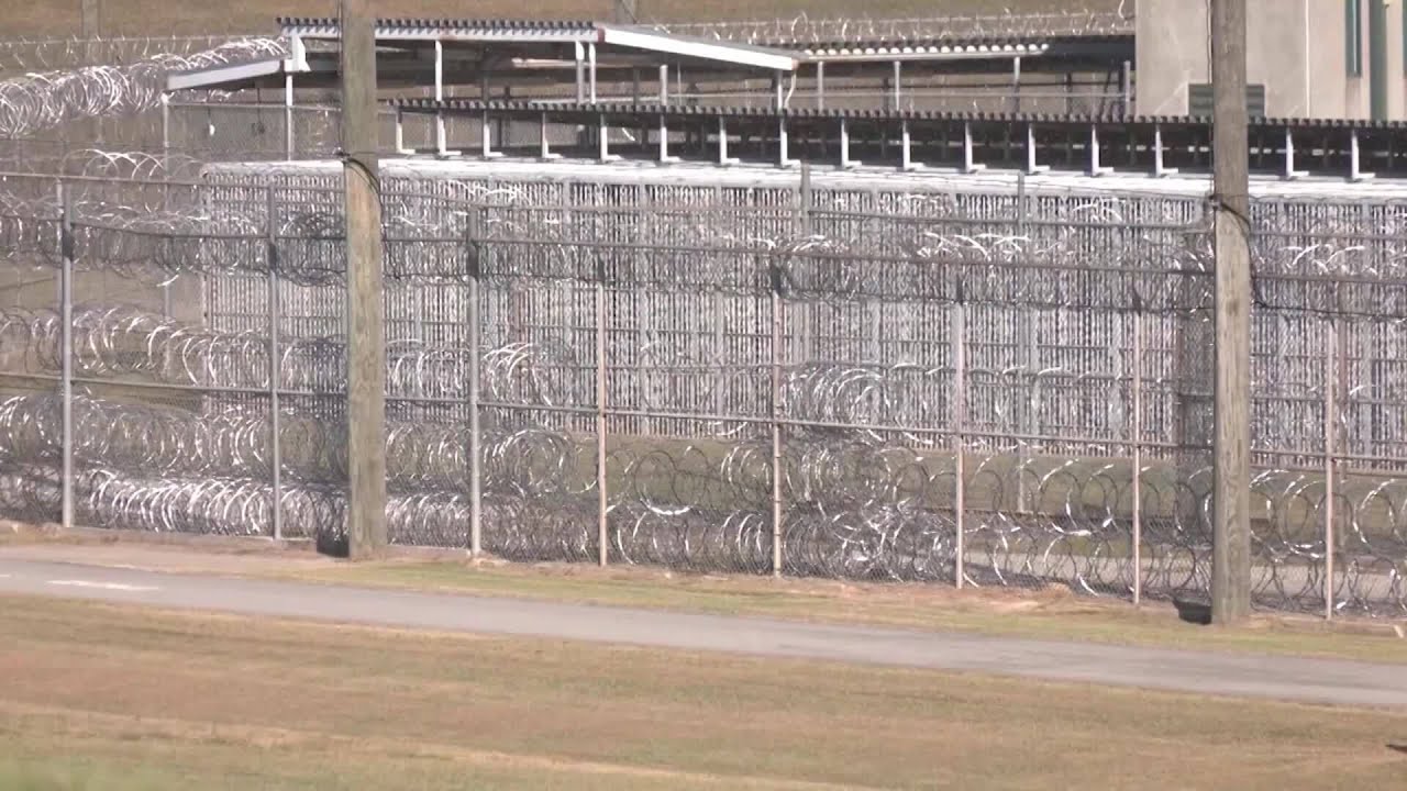 Bipartisan report raises alarm on juvenile detention