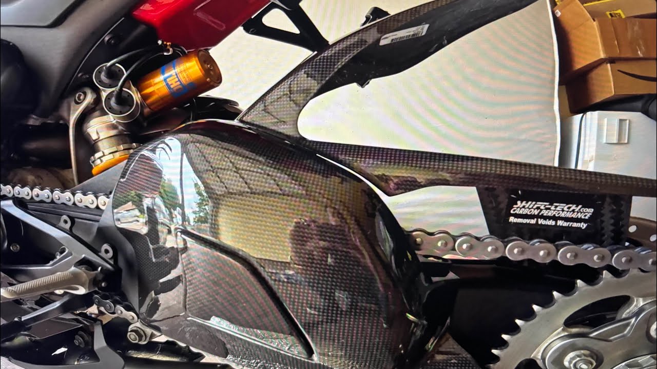 👉 “FullSix Carbon FAIL? 😳 Ducati Panigale V4S Swingarm Cover + Hugger Install”)