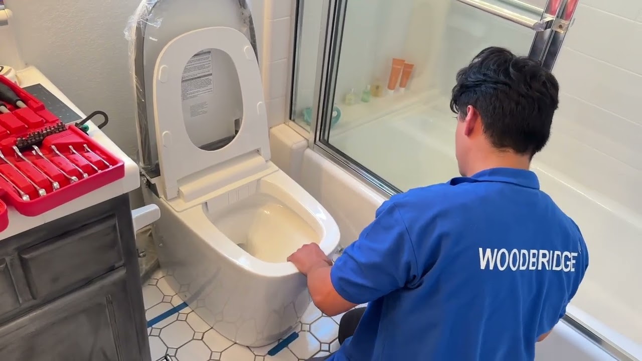 Видеоинструкция по установке умного унитаза-биде WOODBRIDGE B0930S