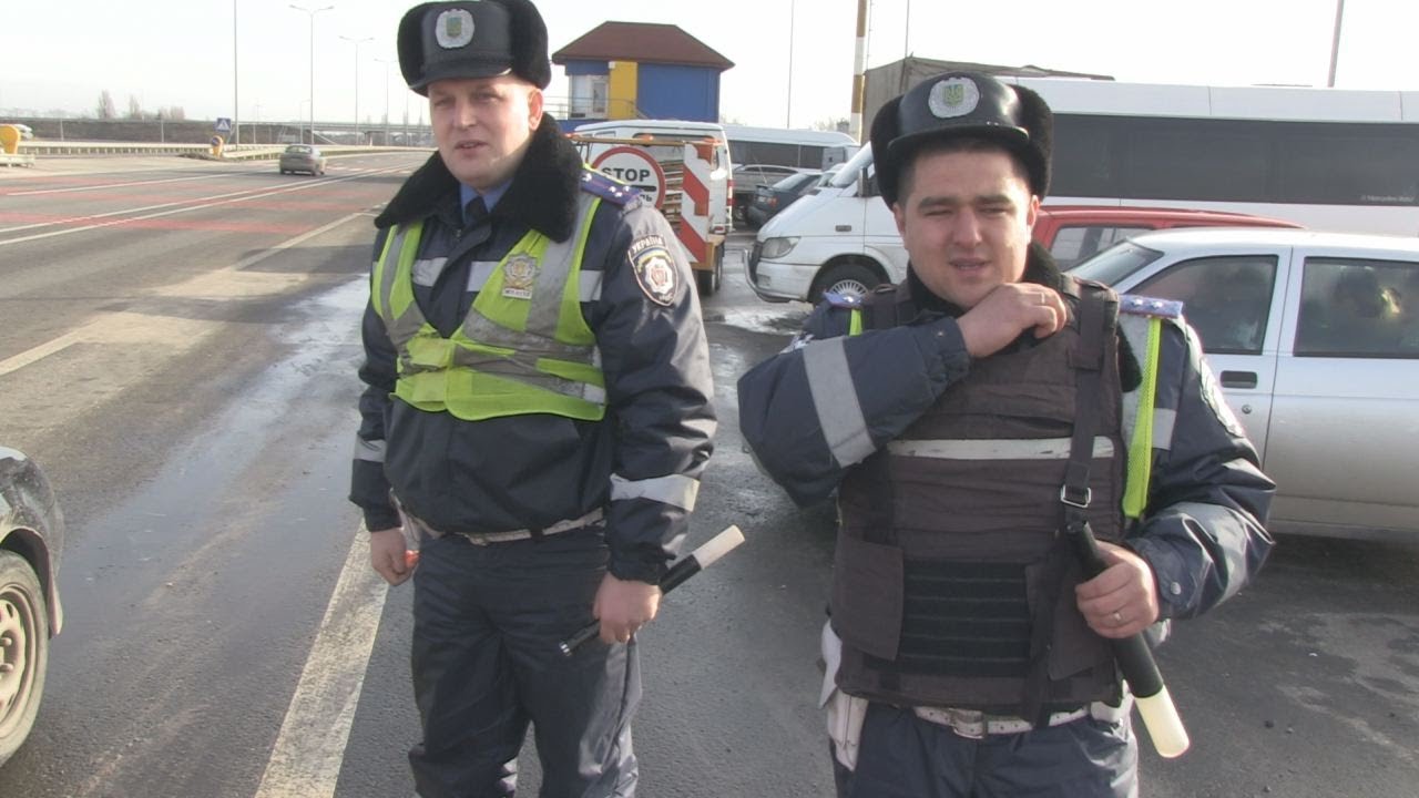 На Київській трасі ДАІ перегородили дорогу «ЗІЛами» - Житомир.info
