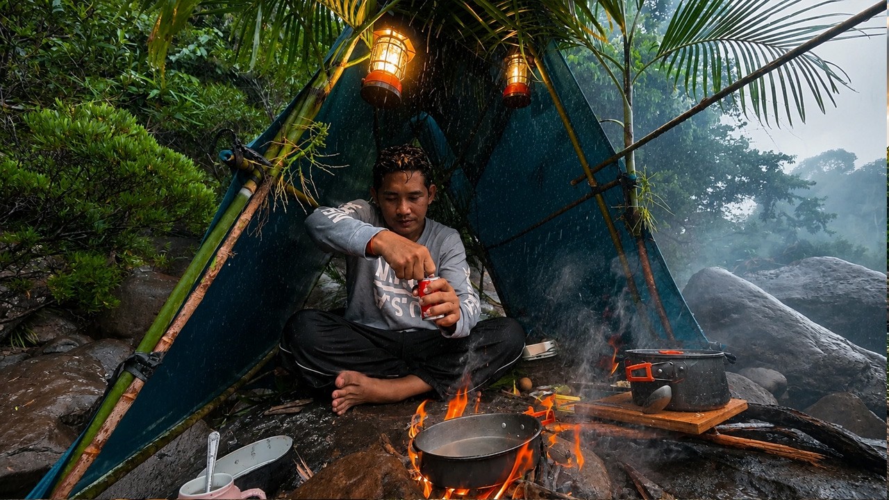 Peaceful Waterfall Camping + Delicious Campfire Sandwich With My Survival Shelter🔥🥪🏕️🌊 #camping