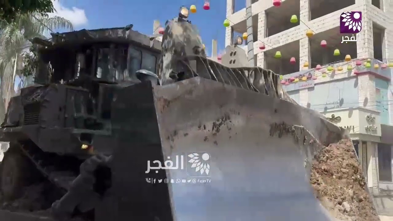 قوات الاحتلال تنتشر على مدخل مخيم طولكرم الرئيسي.