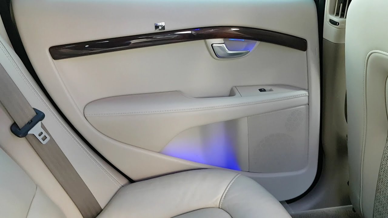 Volvo XC Door handle and pocket lighting