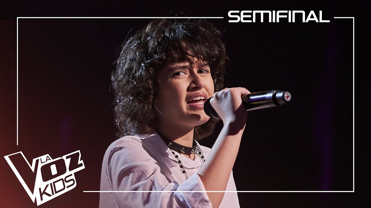 Aitana Velásquez canta 