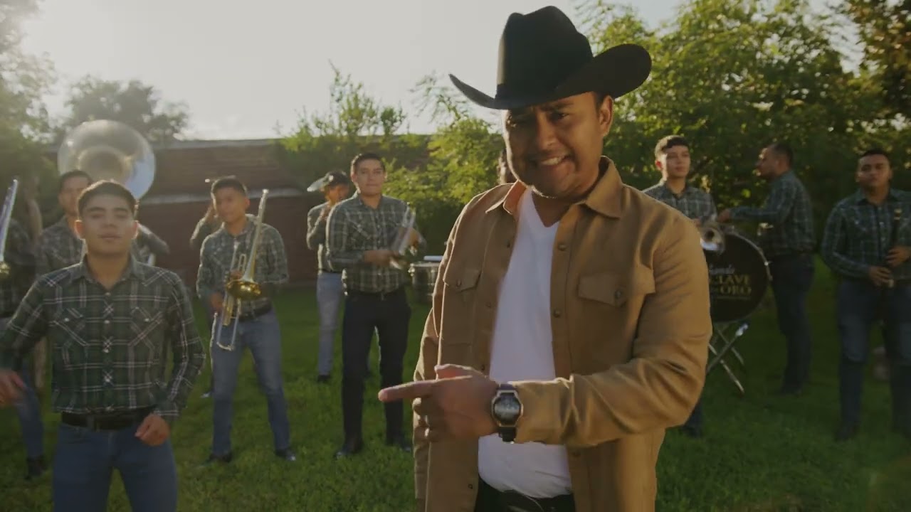 Banda Clave de Oro de Christian Rojas - Sigo Estando Vivo
