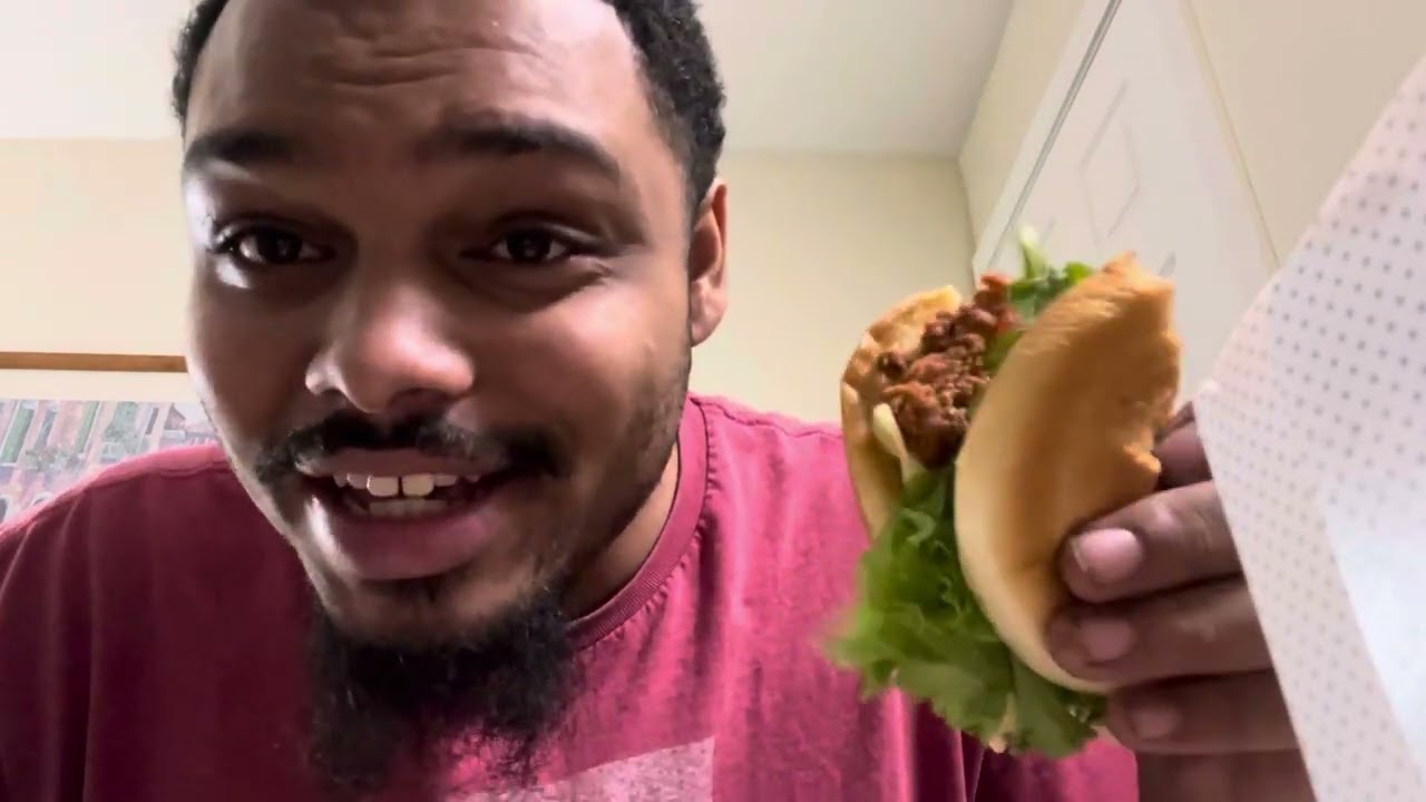 ASMR | Chick-fil-A sandwich pretty good ￼