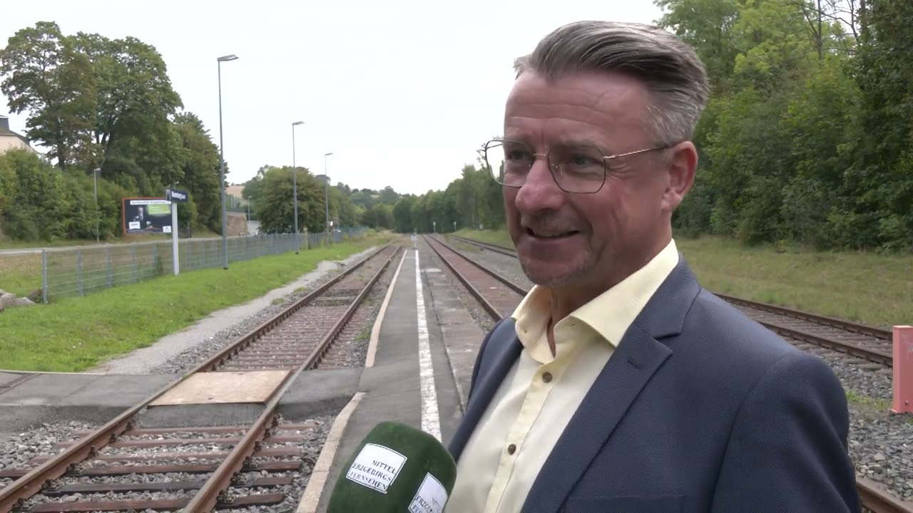 Was wird nun mit der Bahnstrecke und dem Radweg?
