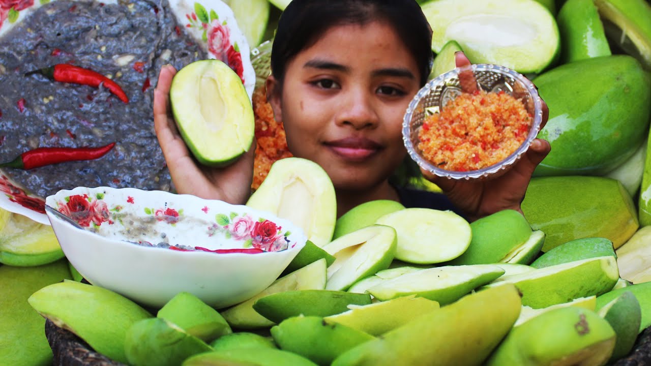 My free time Eating Mango with Khmer cheese and salt Chilly  |YuwaDaily Life
