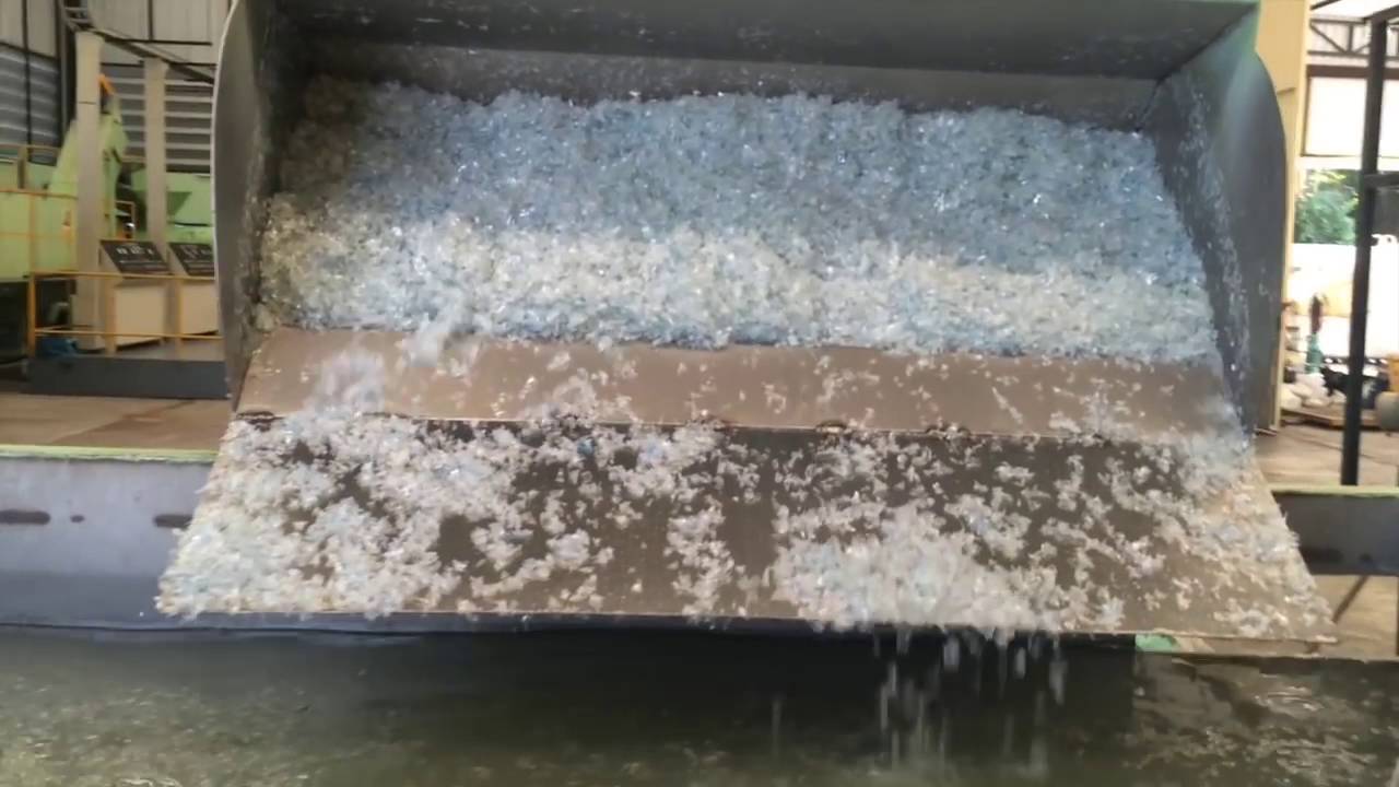 Línea completa de lavado y reciclado de botellas PET.