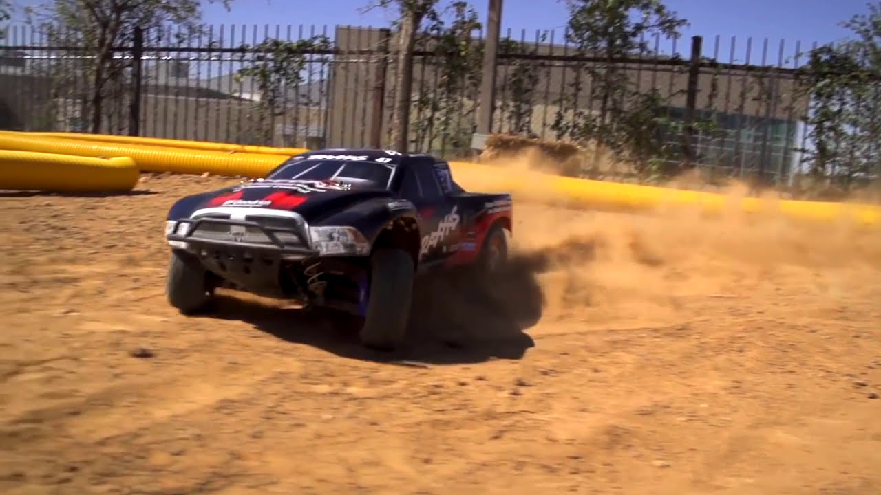 Traxxas Slash 4X4 Ultimate - Low-CG Chassis, LiPo Battery, Telemetry, and GTR Shocks!