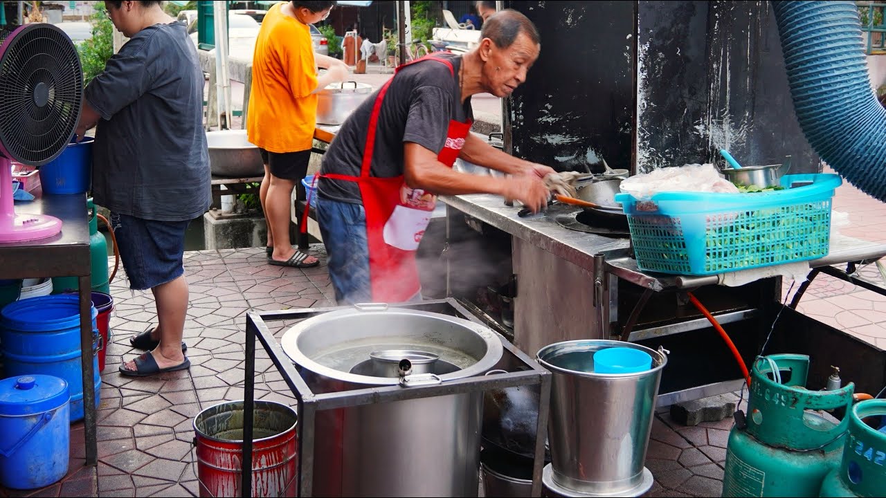Amazing Grandpa Master Chef! $0.3 Fried Pork egg rice | Thailand Street Food