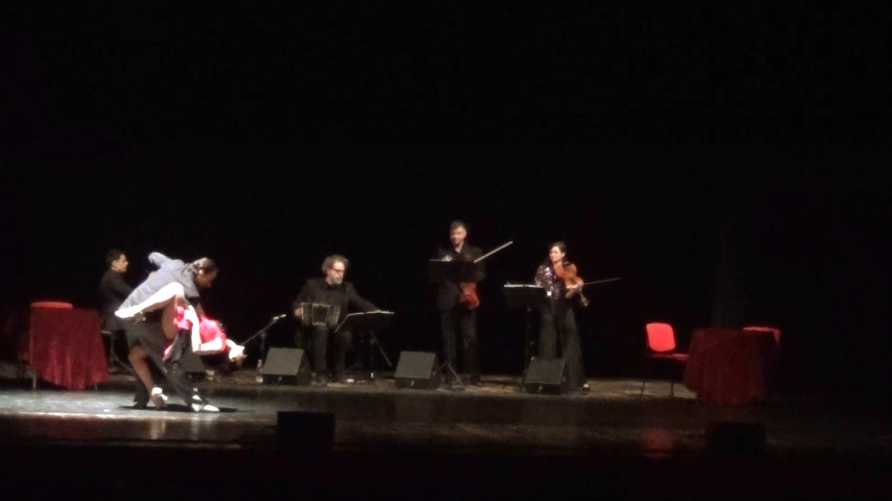 9 De Julio - Mariana Ávila e Alexandre Bellarosa